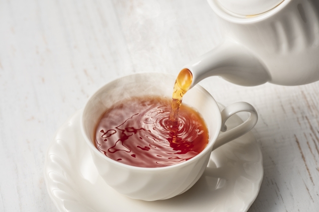 湯気の出ている温かい紅茶